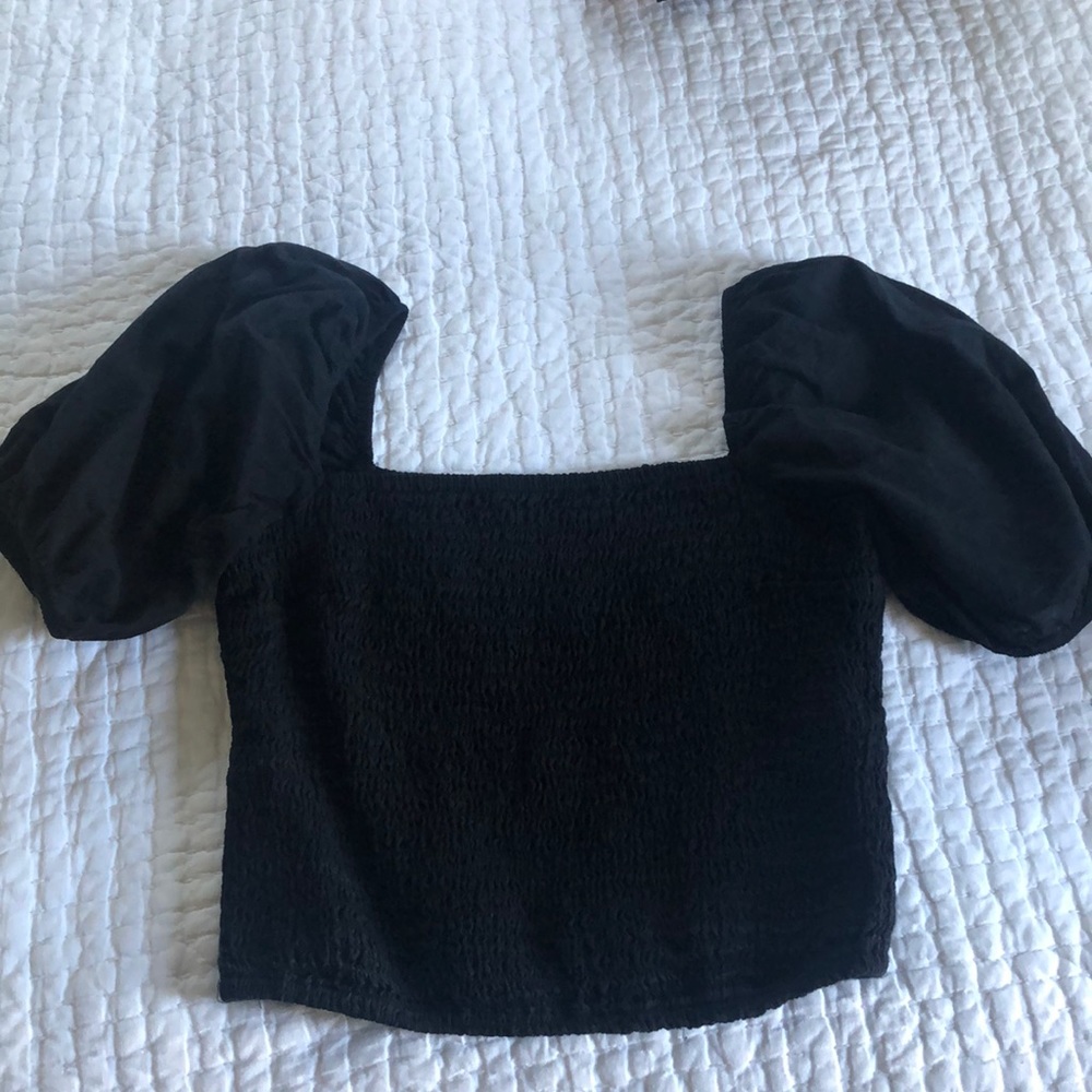 A&F Puff Sleeve Smocked Crop Top Size M